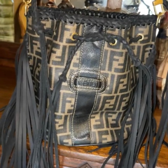 Fendi bucket bag fringed - Picture 3 of 3